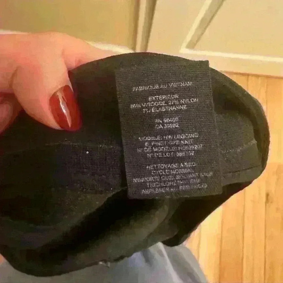 Theory leggings in striped black stretchy fabric with side zippers - Picture 8 of 8